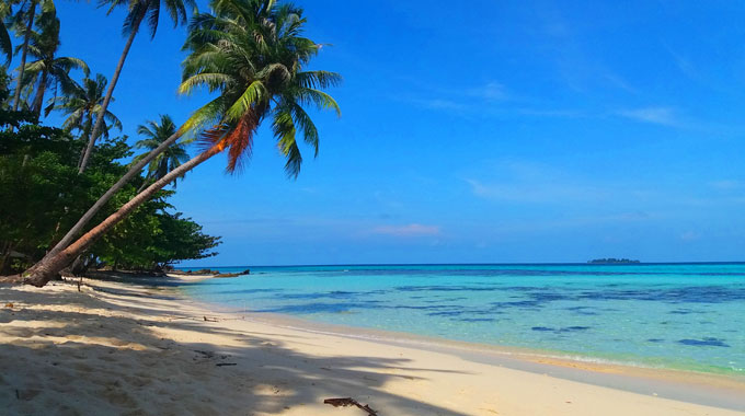 Tukiek Beach and Resort Menjangan Besar Indonesia
